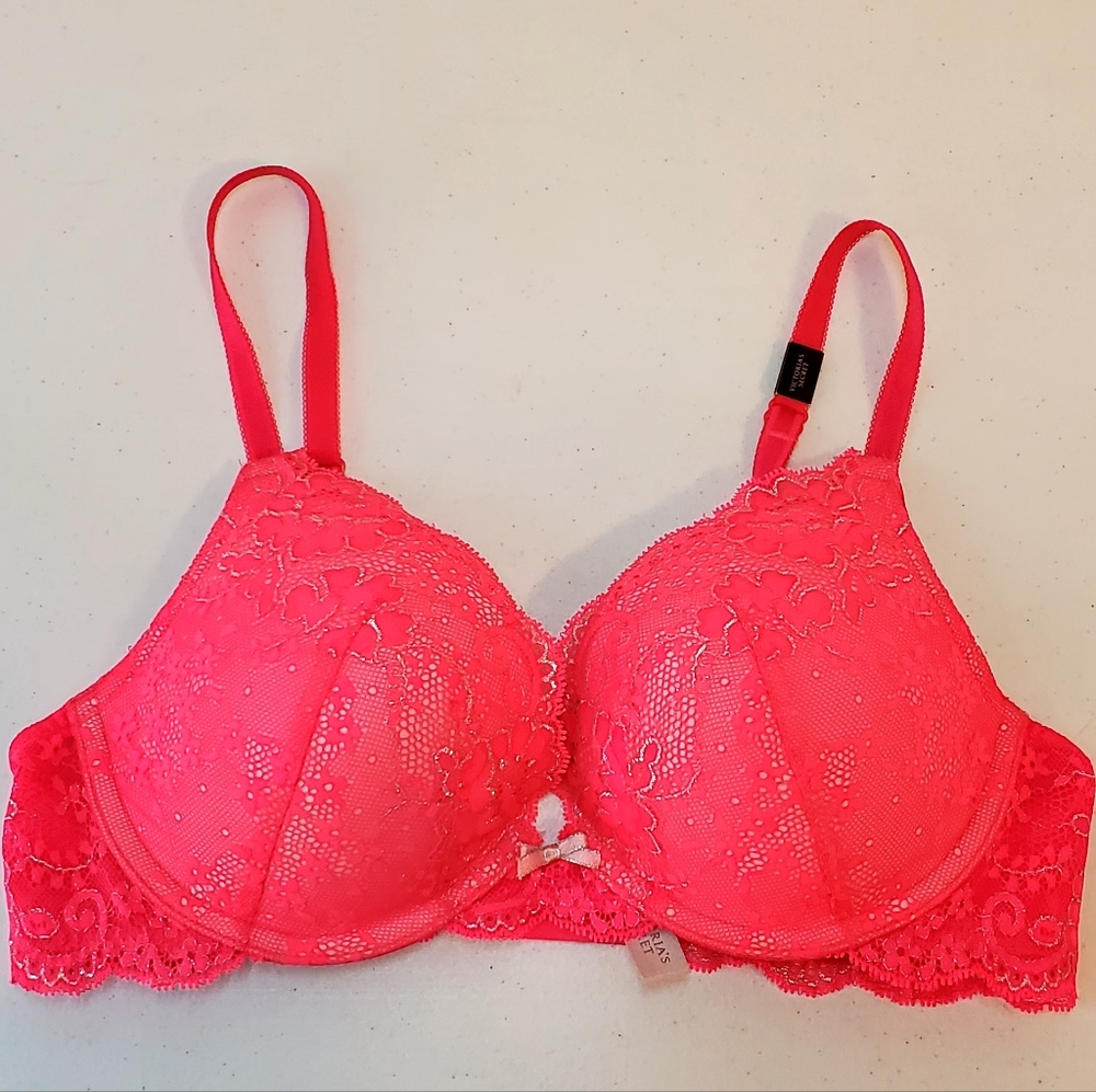 NWOT VS Dream Angels Push-Up Bra 34C